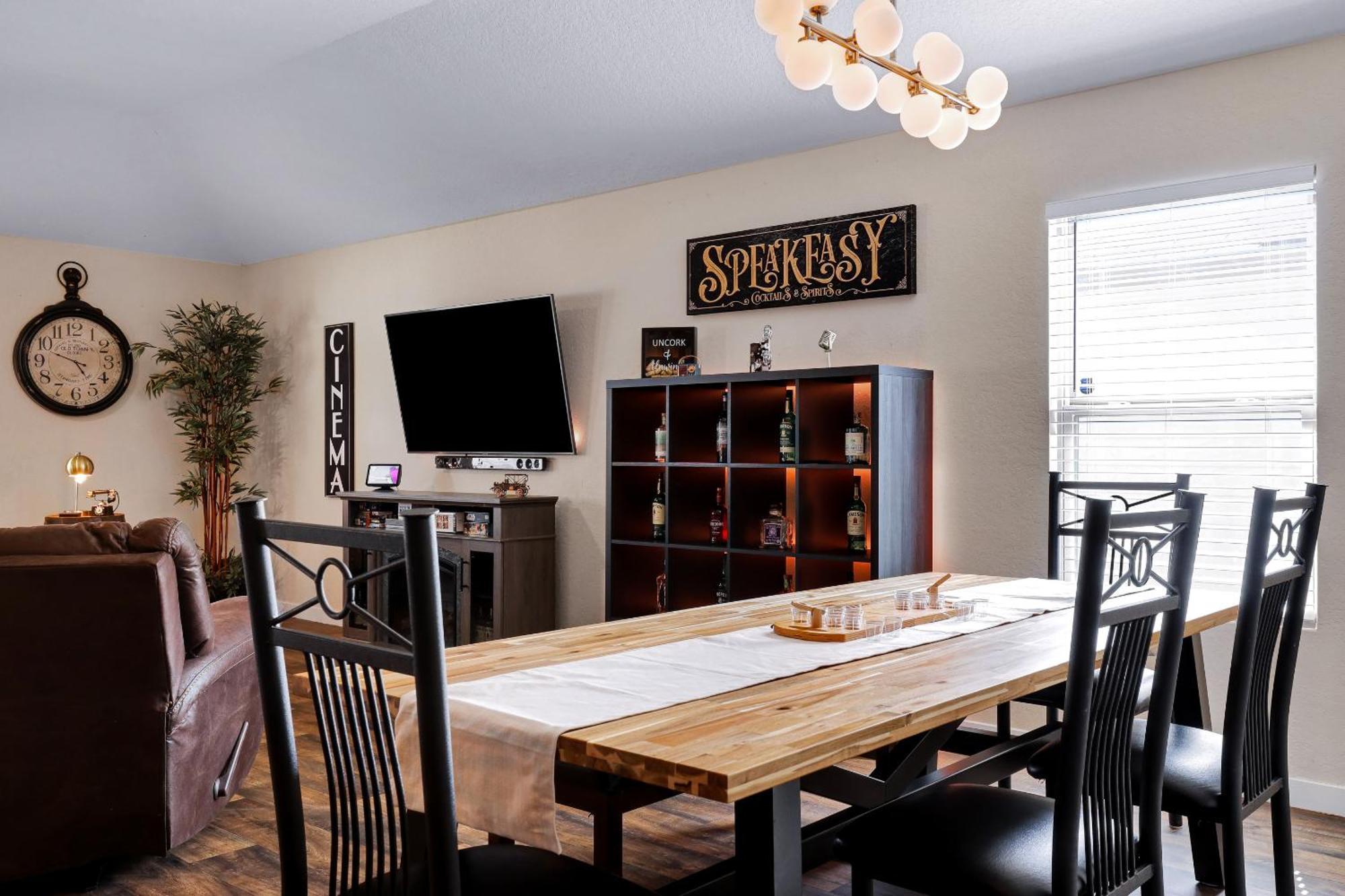 Speakeasy - A Birdy Vacation Rental San Antonio Exterior photo