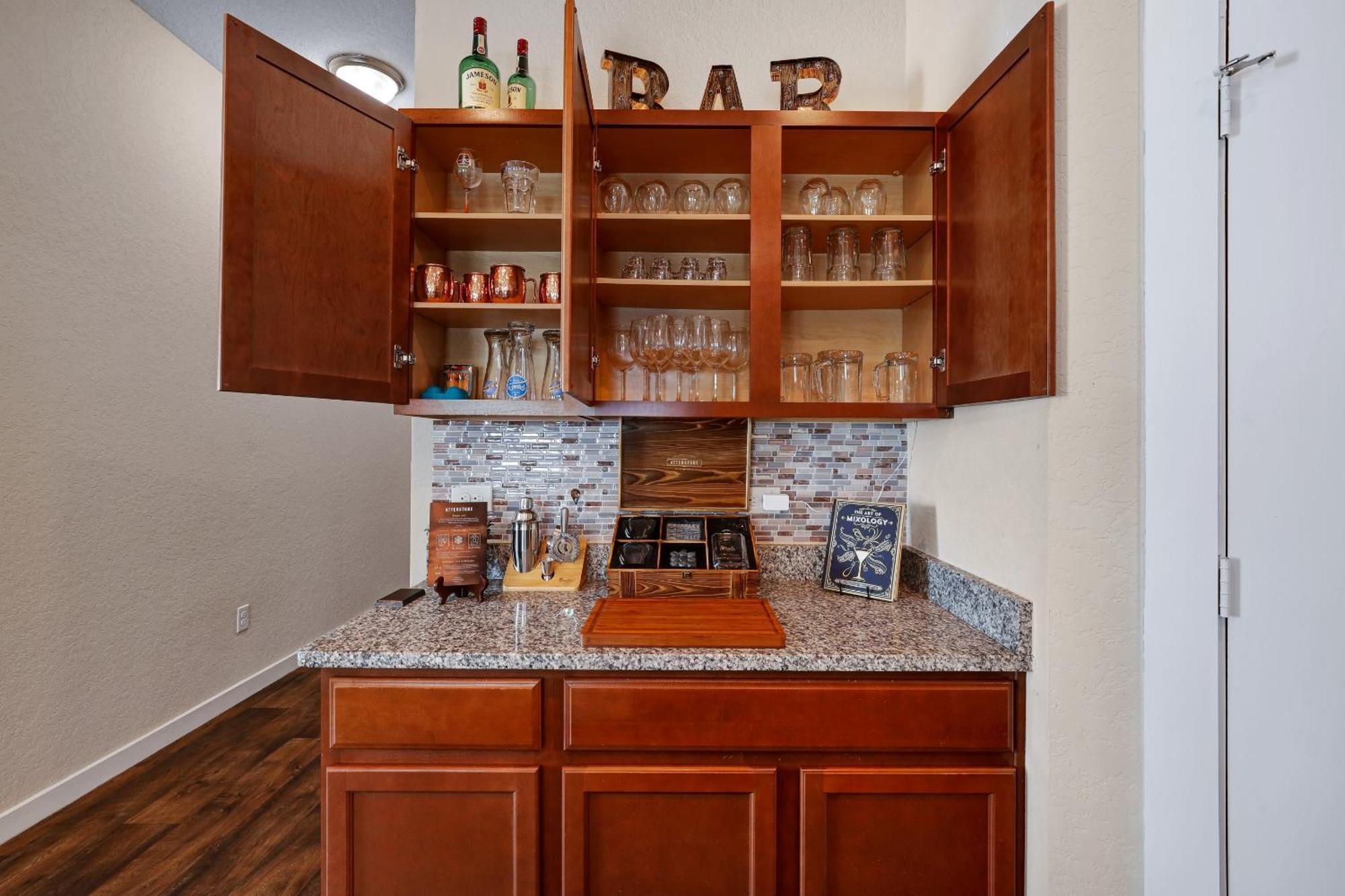 Speakeasy - A Birdy Vacation Rental San Antonio Exterior photo