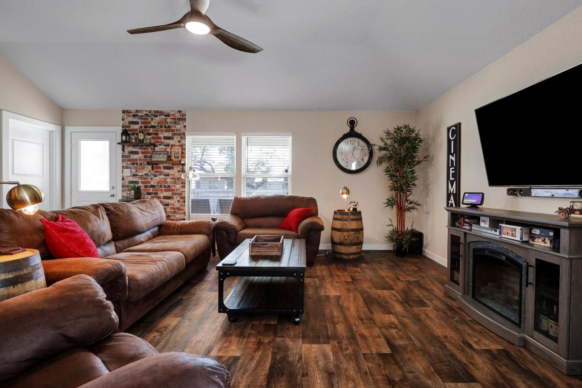 Speakeasy - A Birdy Vacation Rental San Antonio Exterior photo
